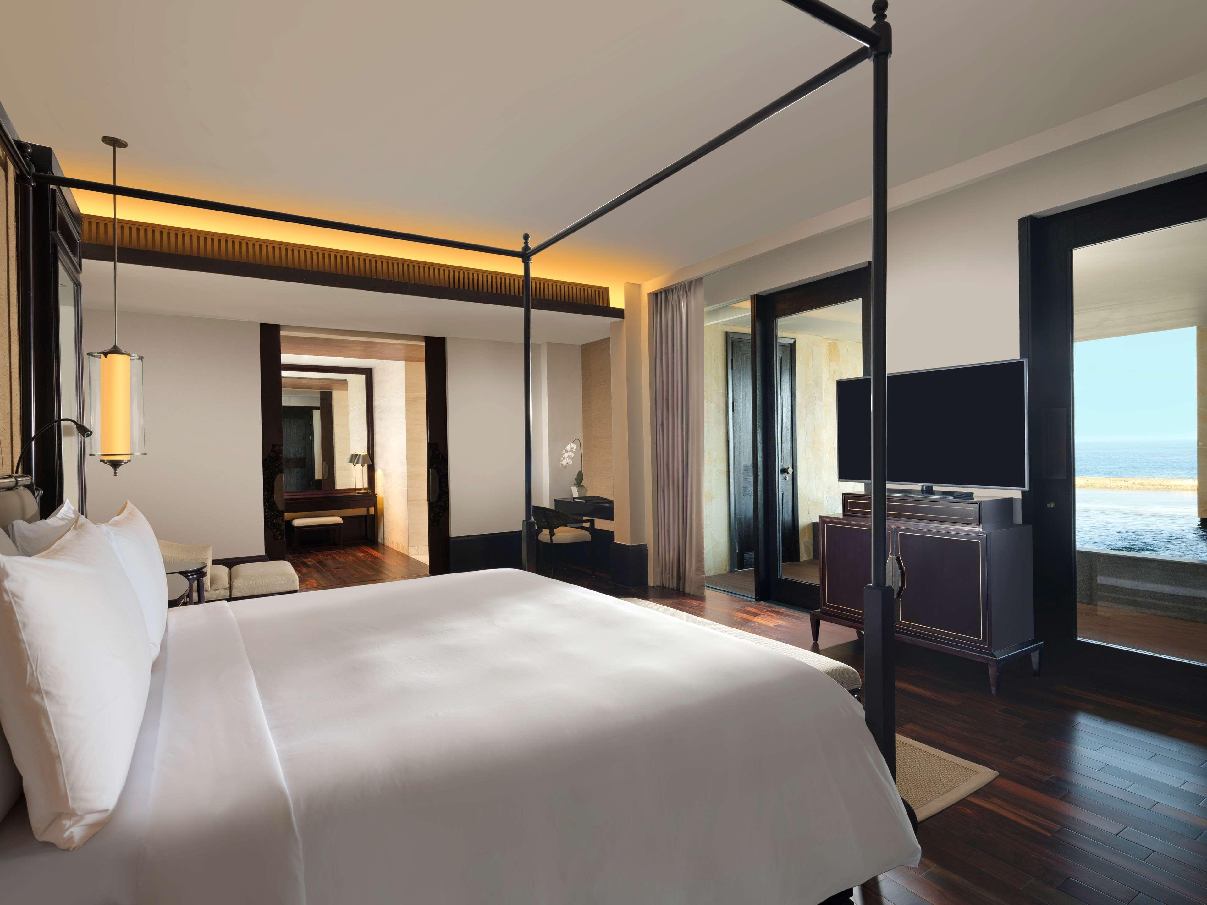 The Apurva Kempinski Bali Nusa Dua  Esterno foto A bedroom at the hotel