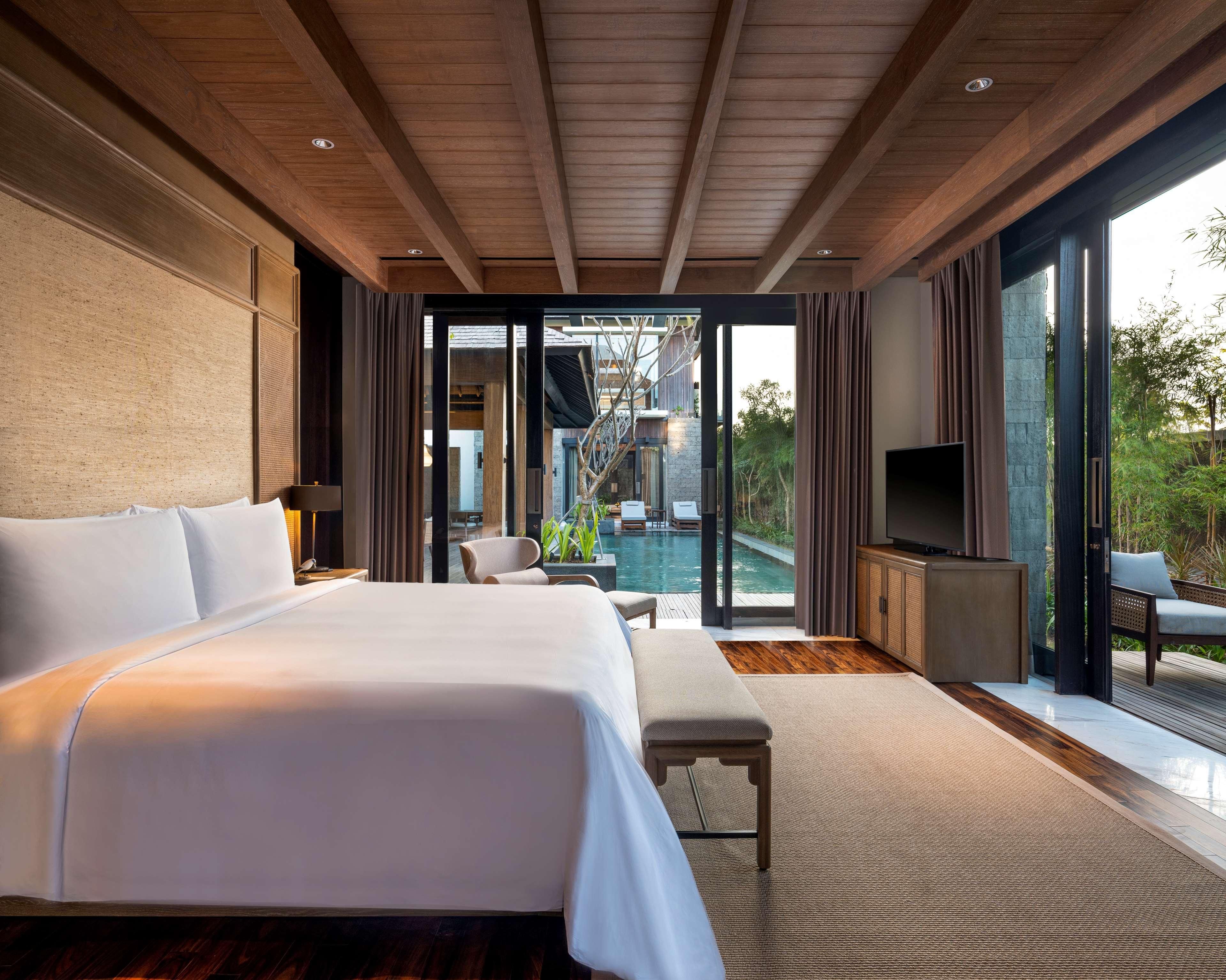The Apurva Kempinski Bali Nusa Dua  Esterno foto A bedroom at the hotel